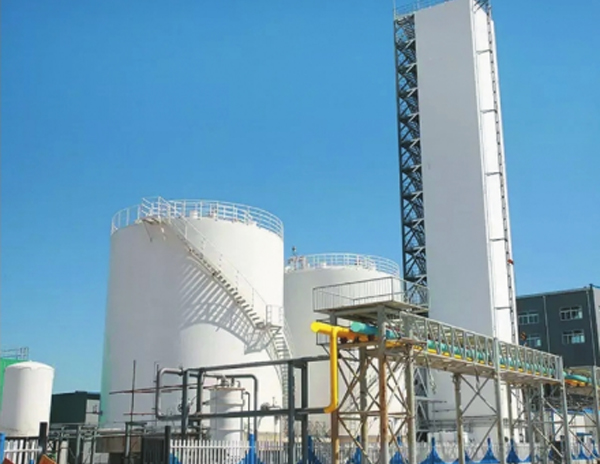 large cryogenic liquid storage tanks (2)